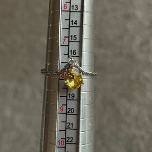 💛 2/$20 💛 Fragrant Jewels ring. Sz 8